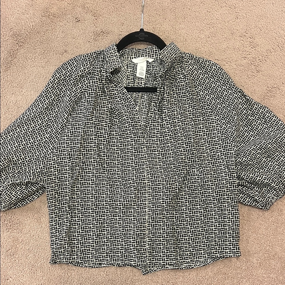 H&M Monochrome Geometric Blouse
